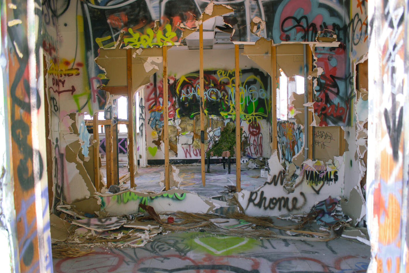 34.94857° N, 116.68442° W (3)