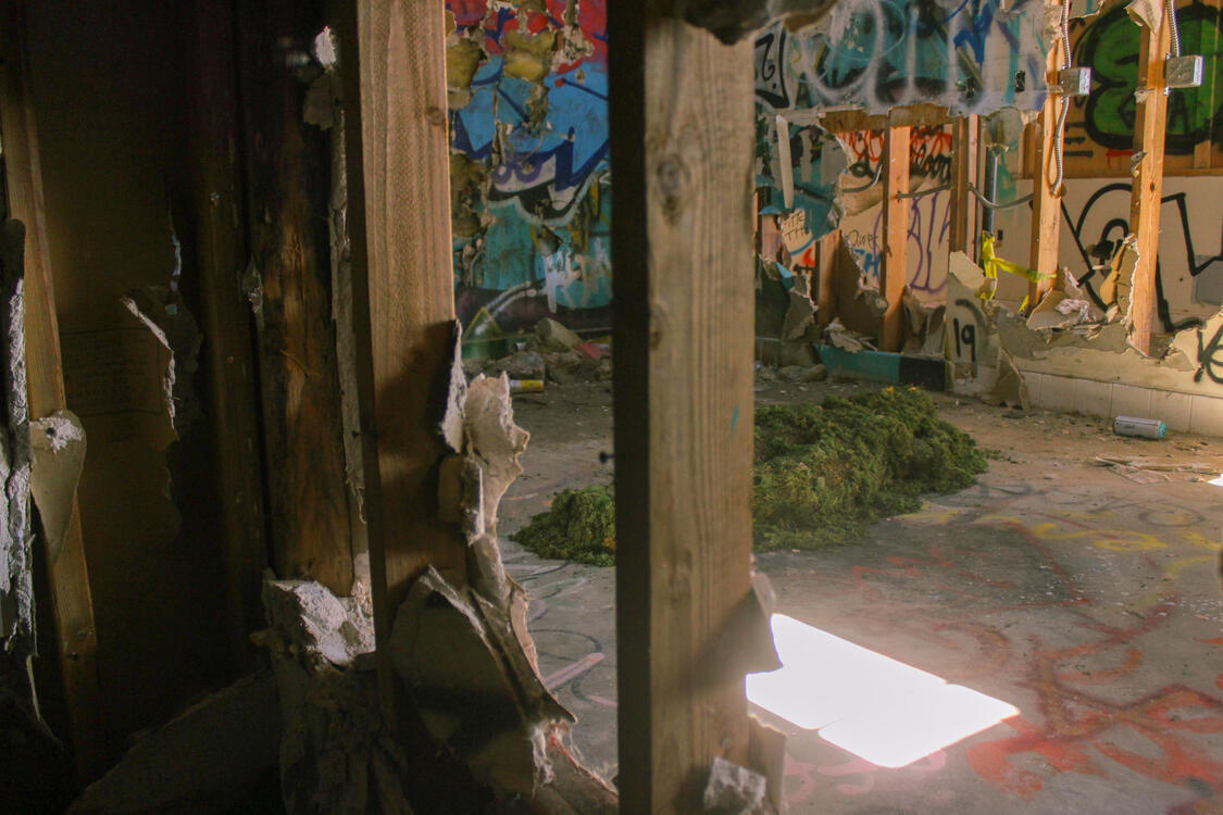 34.94818° N, 116.68449° W (3)